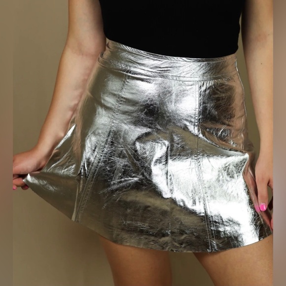 Do+Be Womens Metallic Silver Shiny Skater Mini Skirt Size Medium - Picture 1 of 8
